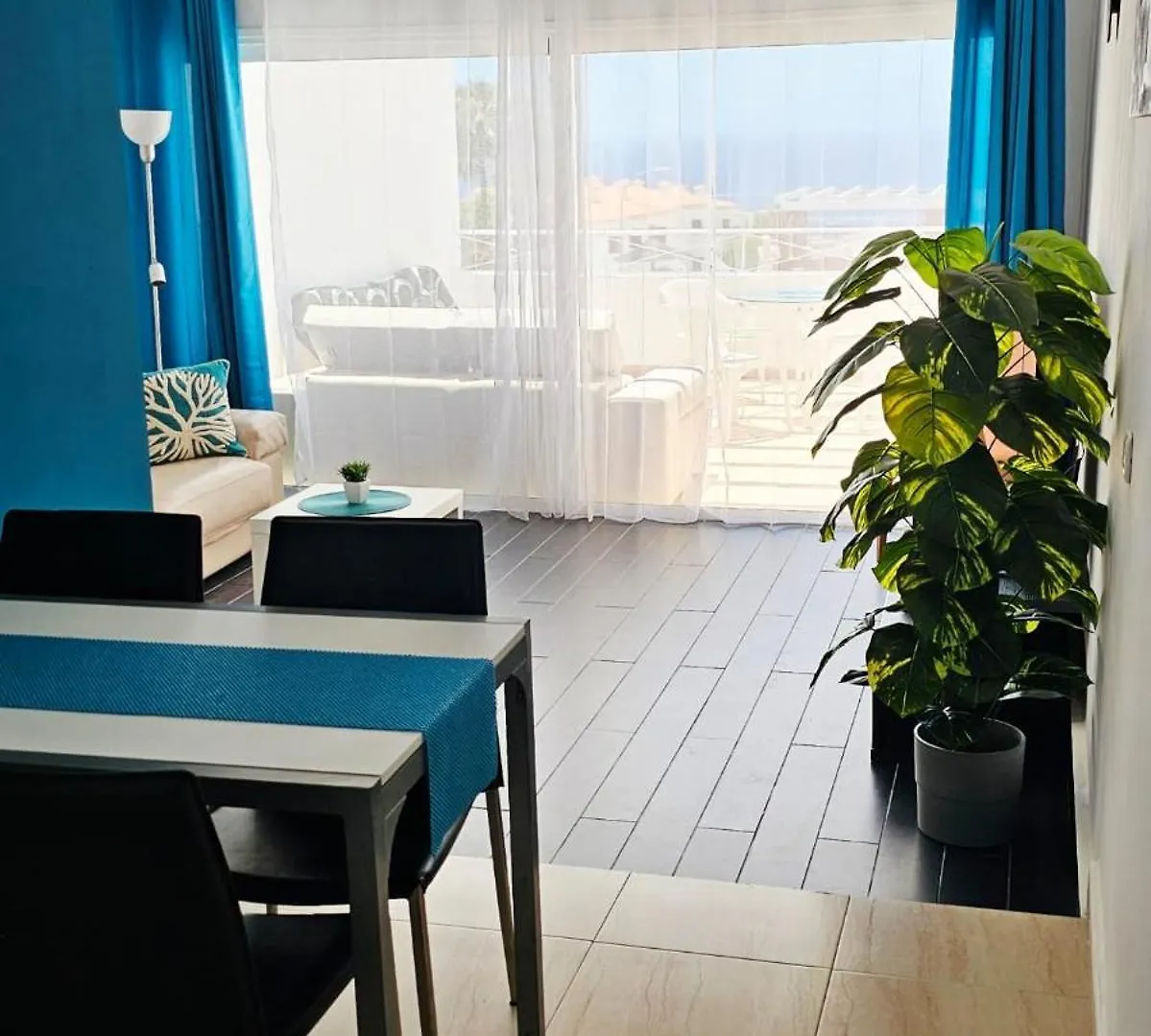 Sunshine Beach Apartments アデヘ スペイン