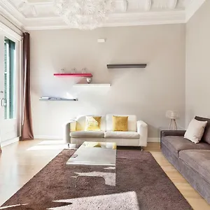 uma-suites-rambla-catalunya-22.topbarcelonahotels.com/